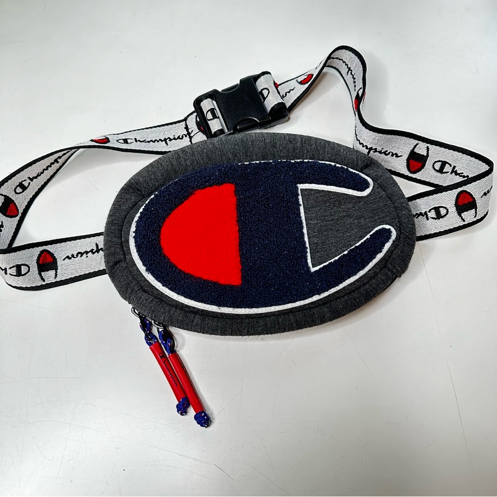 Champion cross body bag